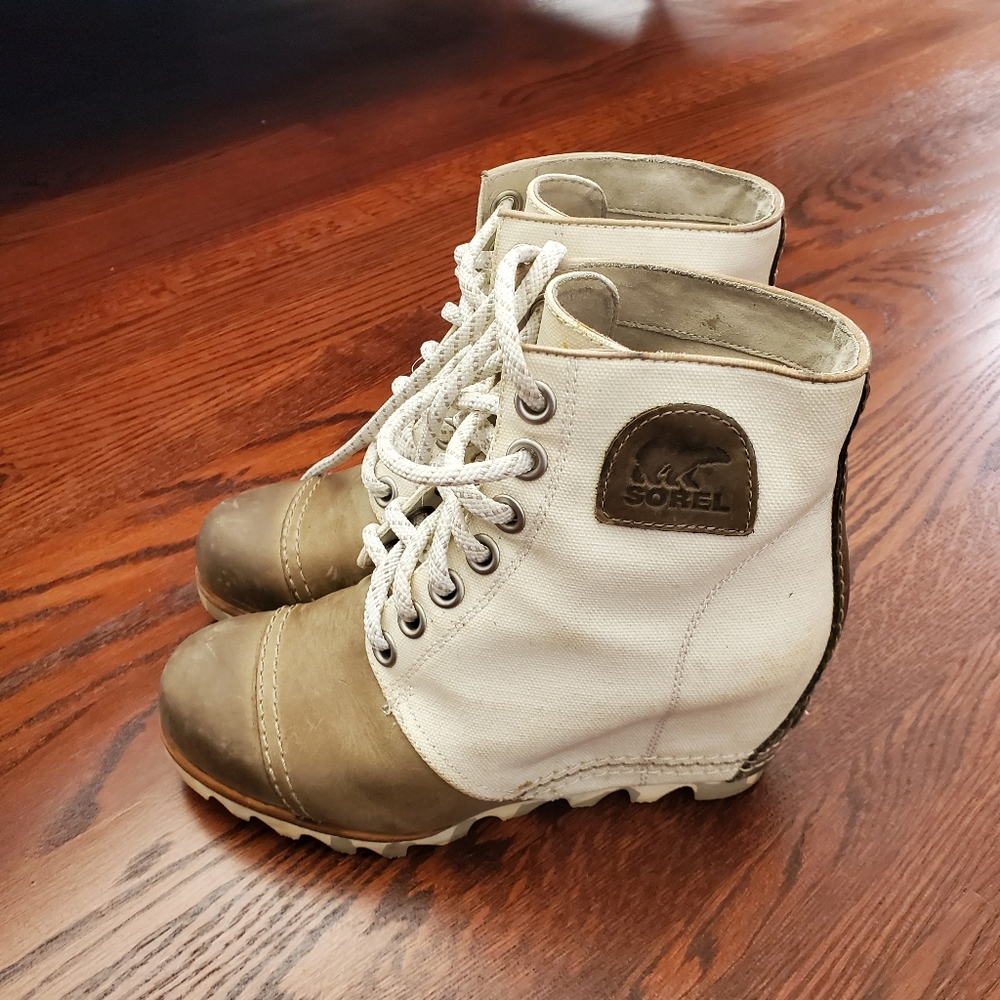 Sorel women's boots size 7